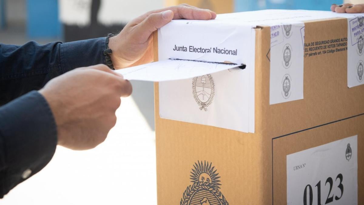 En las elecciones PASO 2023 de Chaco se usa boleta de papel.