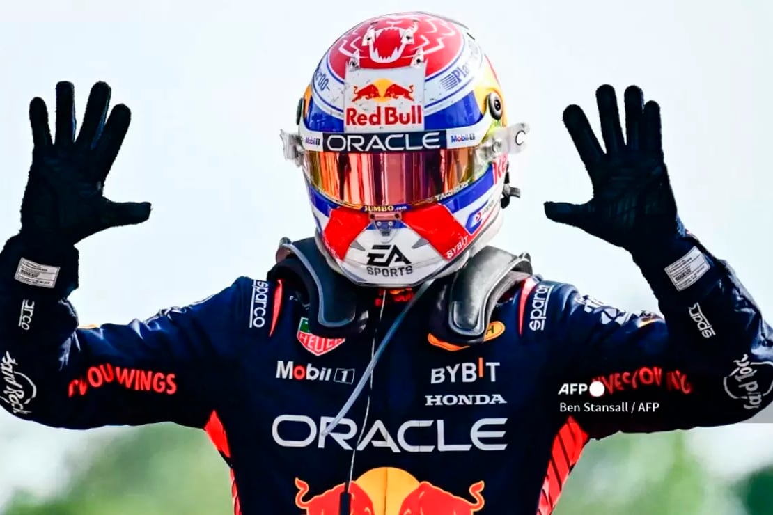 Max Verstappen celebra su récord de 10 victorias al hilo.