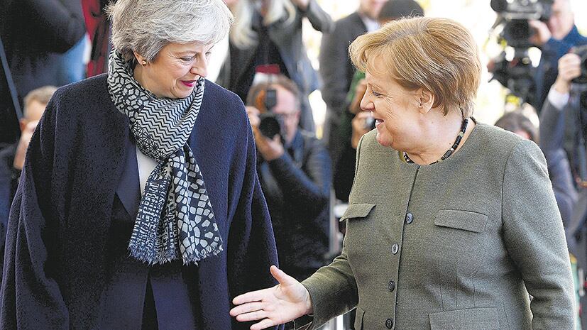 En busca de apoyo a su pedido de prórroga, May se reunió con Merkel ayer en Berlín.