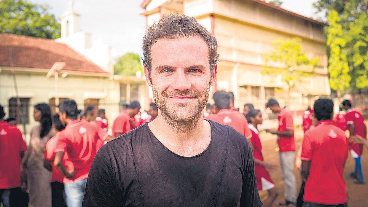 Juan Mata surgió en el Real Madrid B, jugó luego en Valencia, Chelsea y ahora en Manchester United.