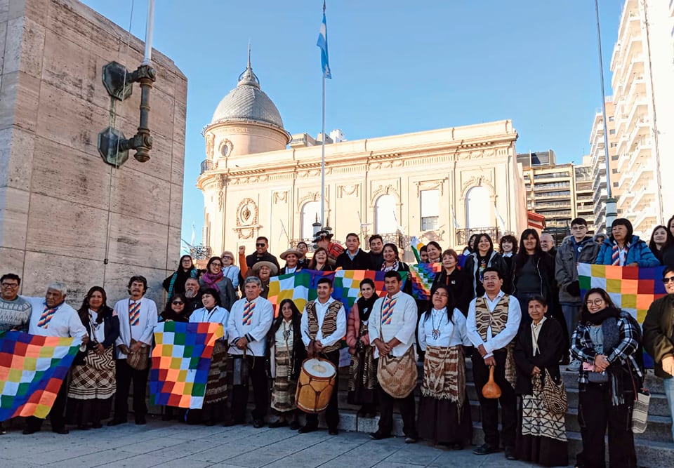 El acto central de cierre de la Semana se realizó en el Monumento a la Bandera.