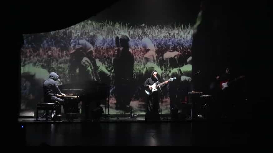 "Muances", obra del artista performático francés Camille Rocailleux y su grupo E.V.E.R.