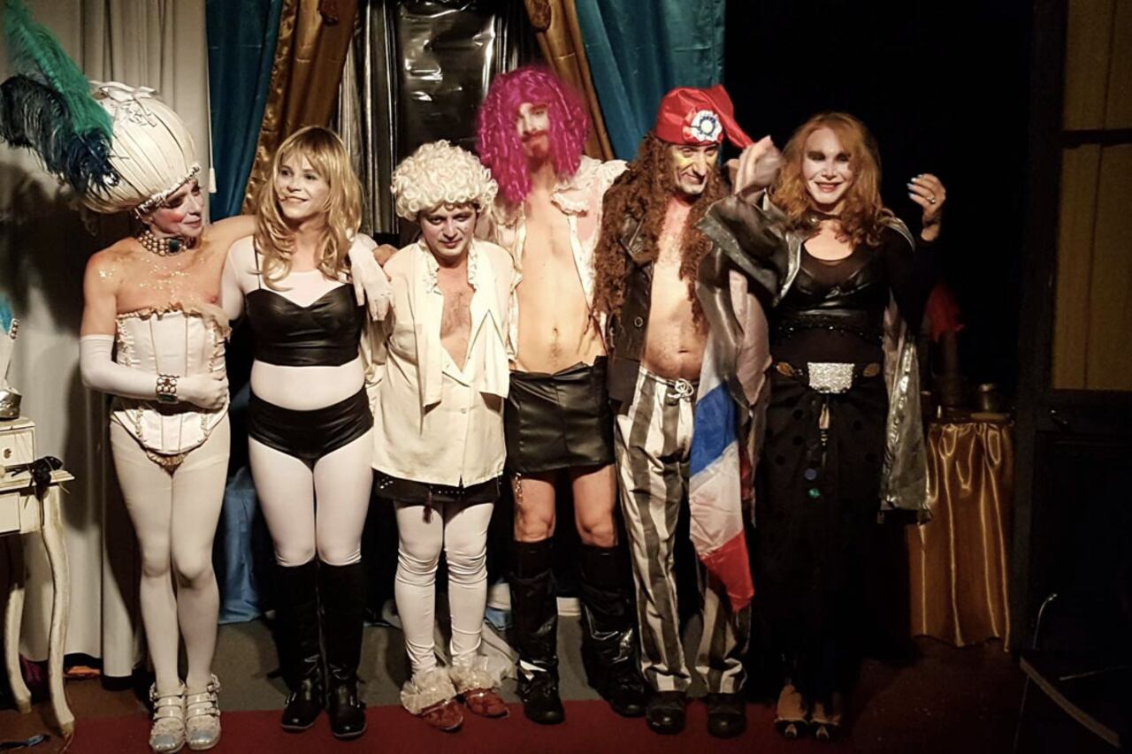 La obra bucea en los abismos de fantasmas y fantasías inherentes a la condición humana.