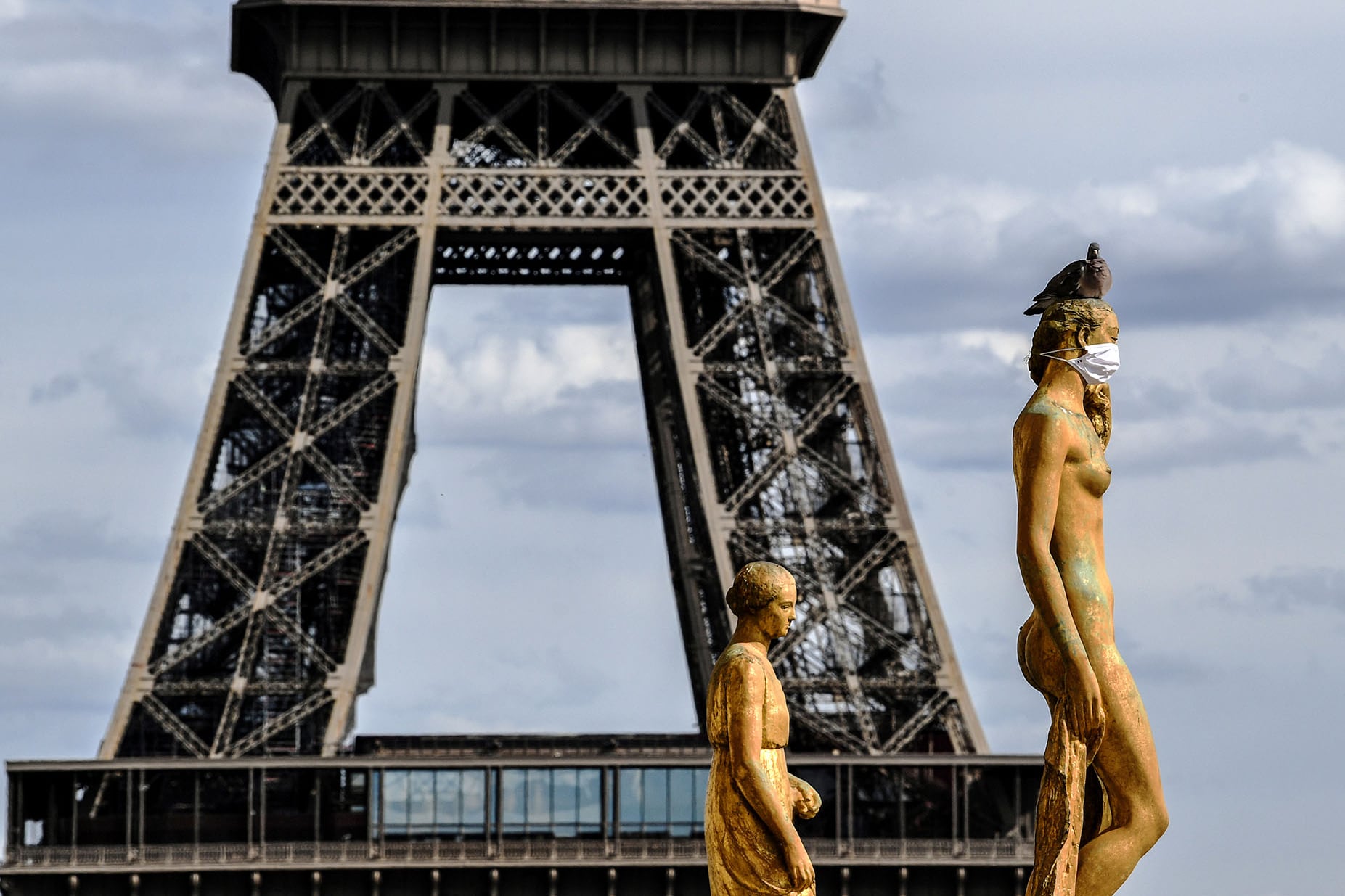 "Nuestro sentimiento de haber ingresado en la historia es provocado por un fenómeno natural."