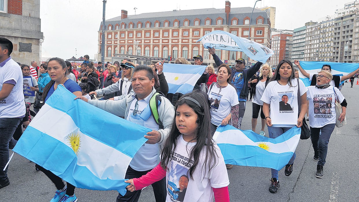 La marcha recorrió siete kilómetros, desde la Base Naval hasta la Catedral.