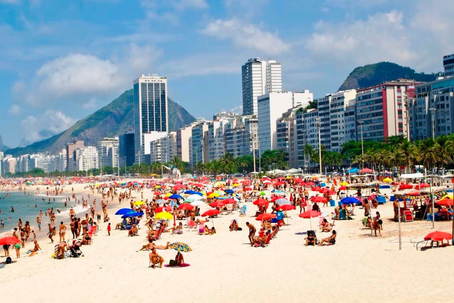 Gastar con tarjeta en el exterior, algo más barato