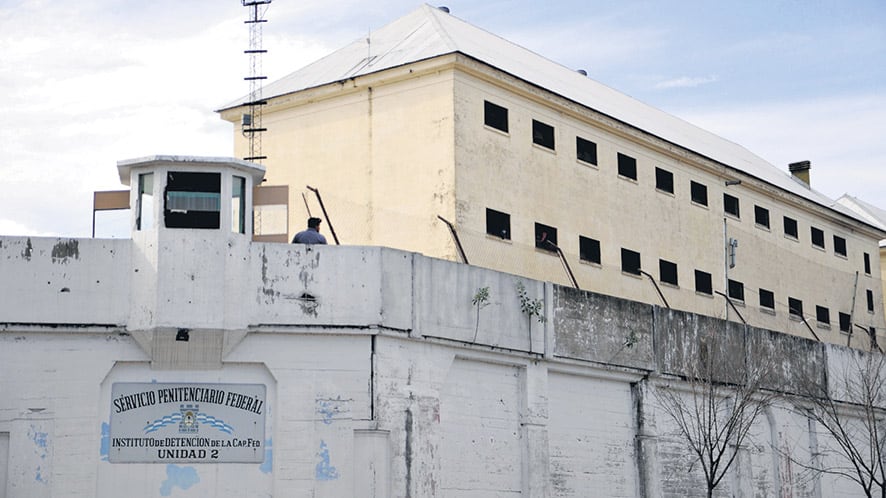 El penal de Devoto cuenta con espacio educativo que el propio penal se encarga de destrozar.