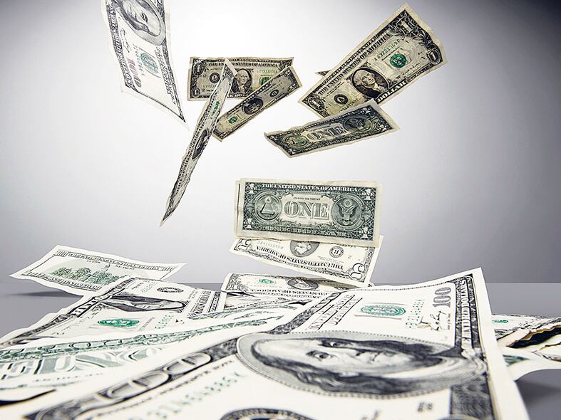 El exceso de oferta de dólares financieros sigue deprimiendo el precio de la divisa. Una política que impacta sobre la producción local.