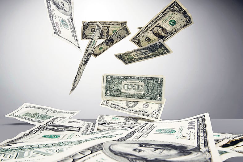 El exceso de oferta de dólares financieros sigue deprimiendo el precio de la divisa. Una política que impacta sobre la producción local.