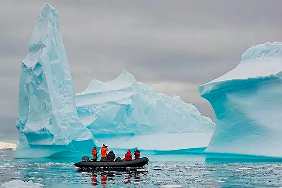 La contaminación amenaza la belleza de los paisajes antárticos.
