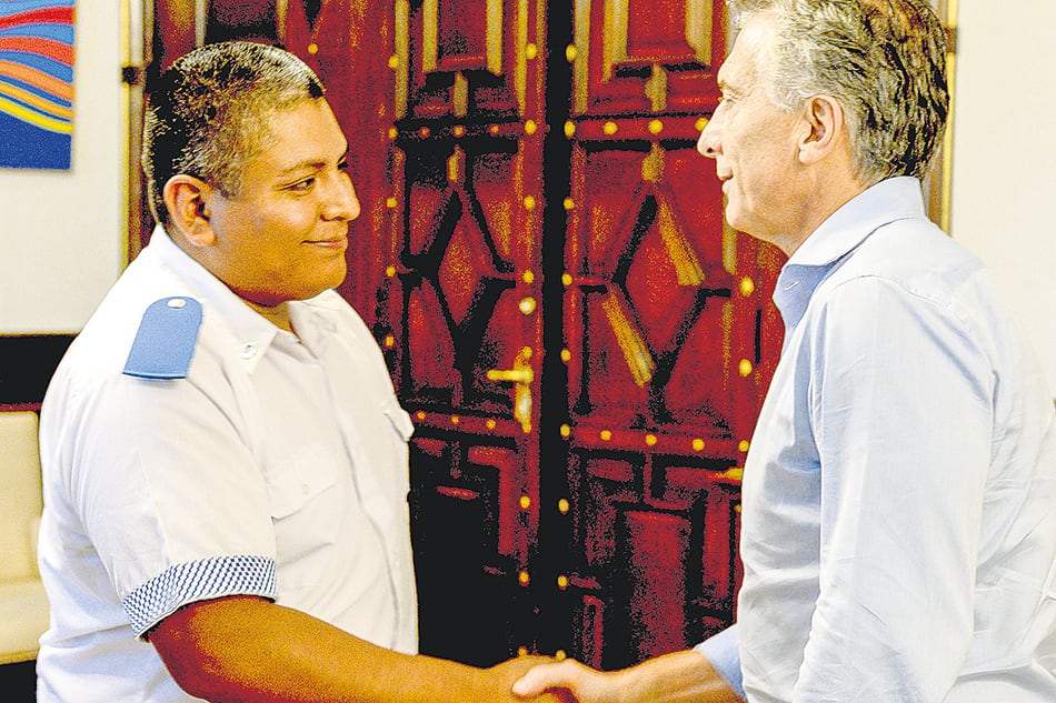 Mauricio Macri y Luis Chocobar en el nacimiento de la doctrina.