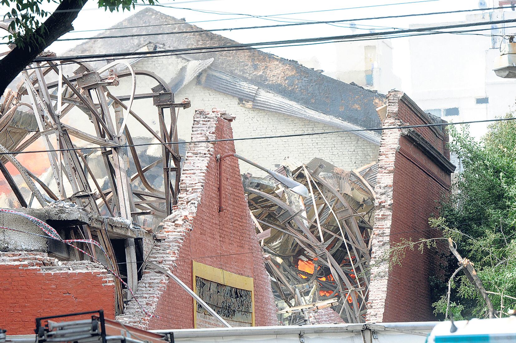 La tragedia de Iron Mountain causó la muerte a ocho bomberos y dos integrantes de Defensa Civil.