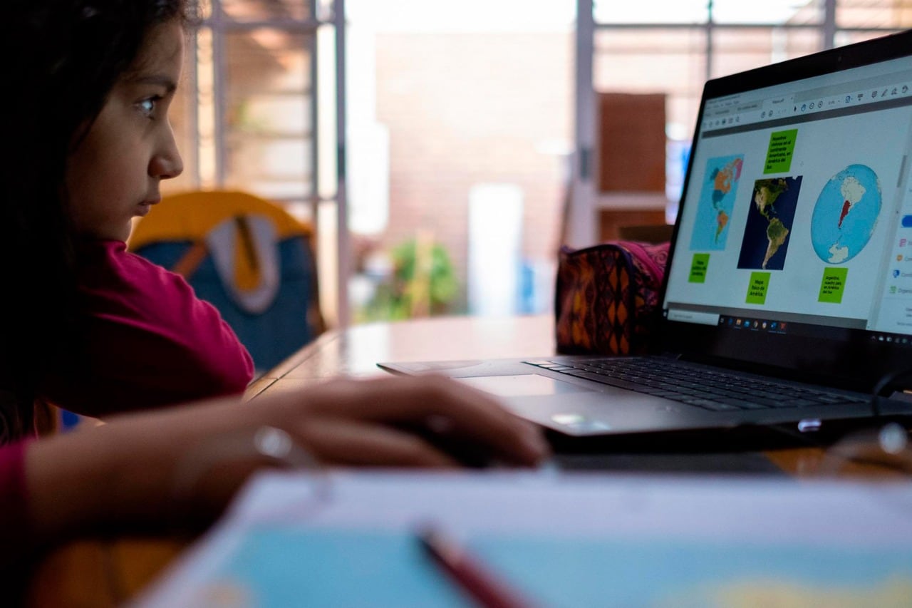 Mientras la Ciudad de Buenos Aires sufre un record de contagios, el gobierno de Horacio Rodríguez Larreta castiga a las familias que decidieron no mandar a sus hijos a la escuela.