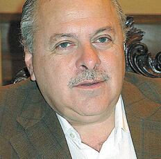 Arturo Colombi fue gobernador entre 2005 y 2009, cuando lo sucedió su primo Ricardo Colombi.