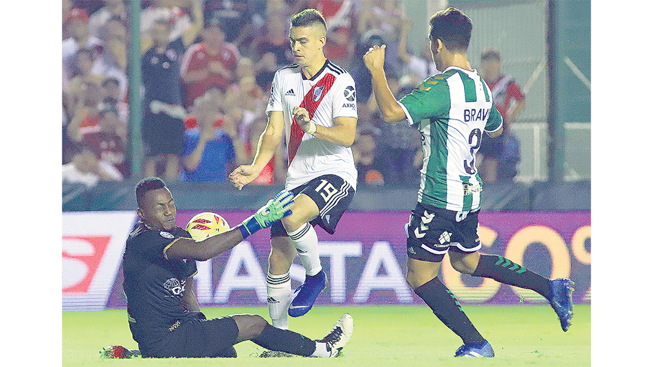 Borré no puede definir ante la salida de su compatriota Arboleda.