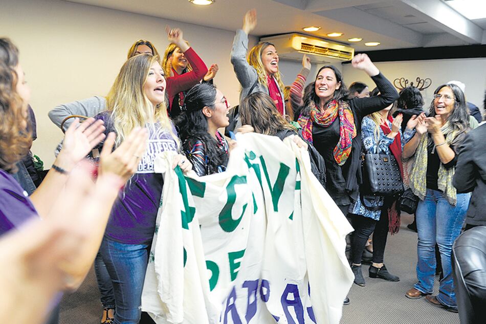 Trabajadoras de distintos sectores del sistema judicial celebraron la decisión de la comisión.