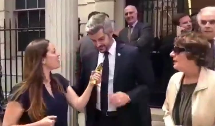 El momento en que Peña fue sorprendido con una banana.