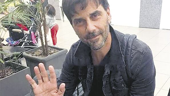 Darthes en Rosario, el día que viajó a Brasil, en pleno escándalo por la denuncia de Fardin.