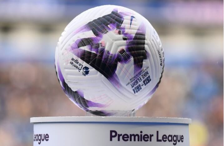 Pelota oficial de la Premier League 2023/24.