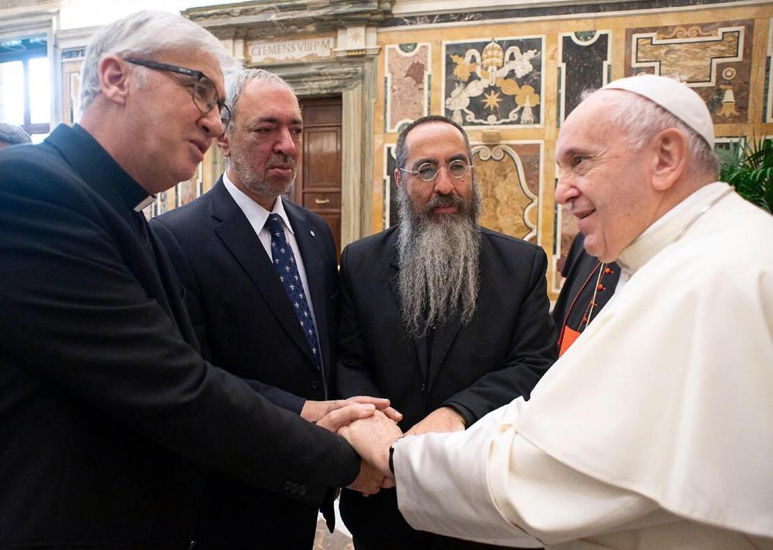 Guillermo Marcó, Omar Abboud y Daniel Goldman junto al papa Francisco.