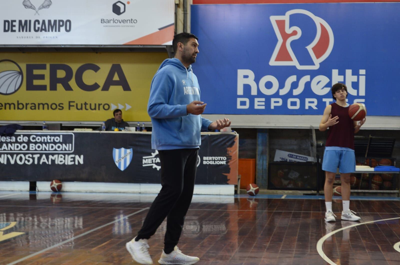 Leo Gutiérrez, seleccionador argentino de básquet U16