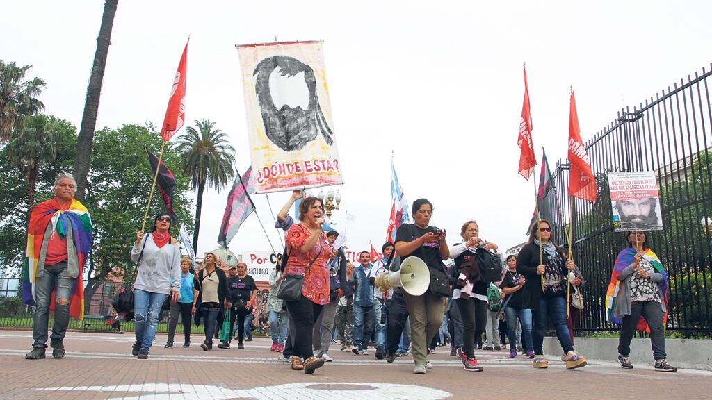 Ayer marcharon algunas agrupaciones de izquierda y hoy se movilizarán otros a la ronda de las Madres.