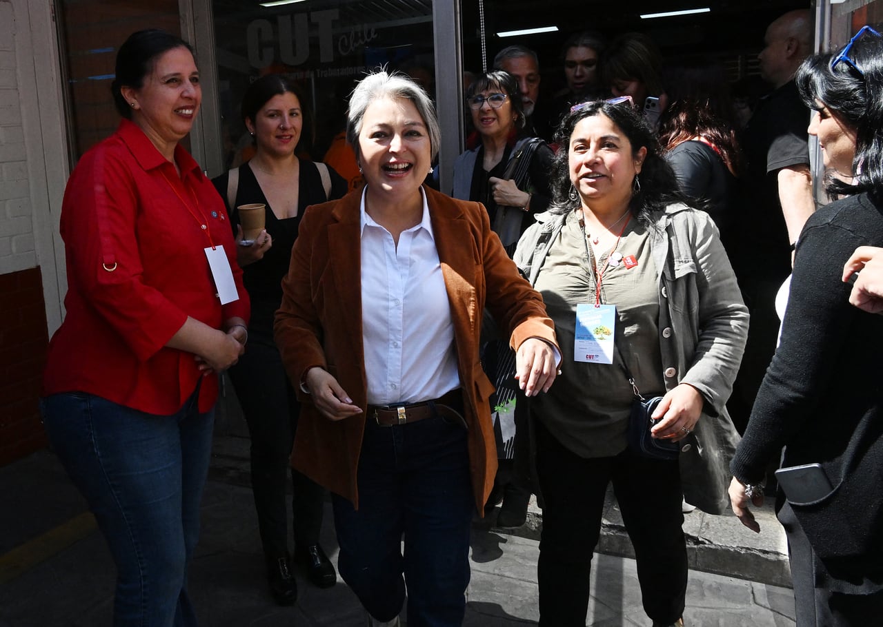 Jara fue ministra de Trabajo de Gabriel Boric hasta el inicio de la campaña