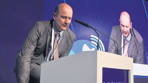 Federico Sturzenegger, presidente del Banco Central, se enfrenta a una corrida que lo está obligando a una sangría inédita de dólares.