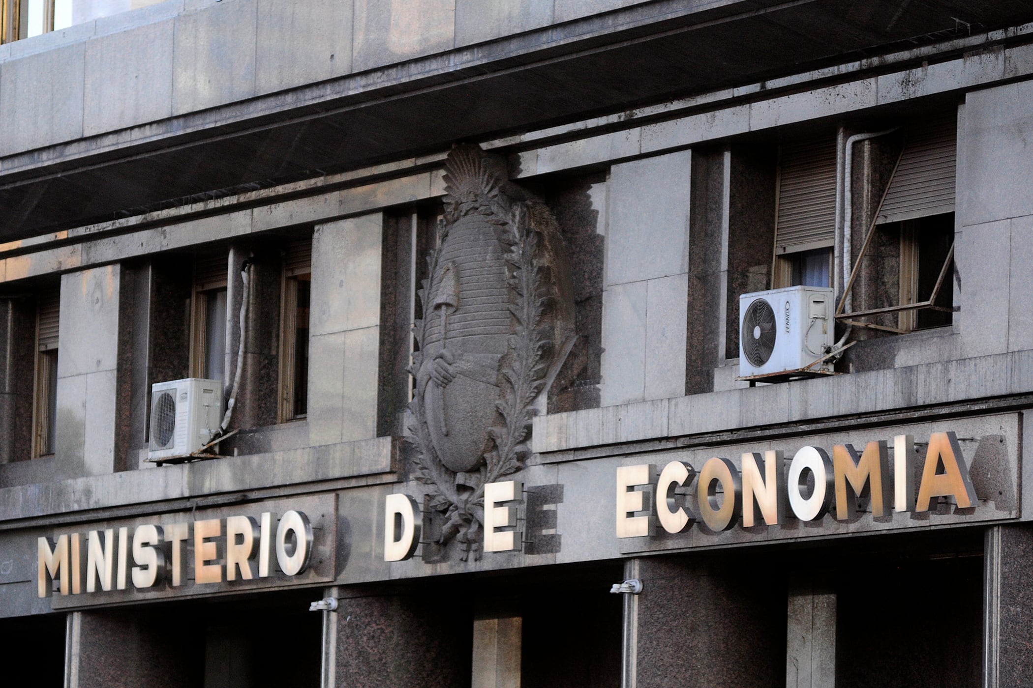 El gasto público cayó 25 por ciento en términos reales en septiembre versus igual mes de 2023 y los ingresos cayeron otro 8 por ciento.