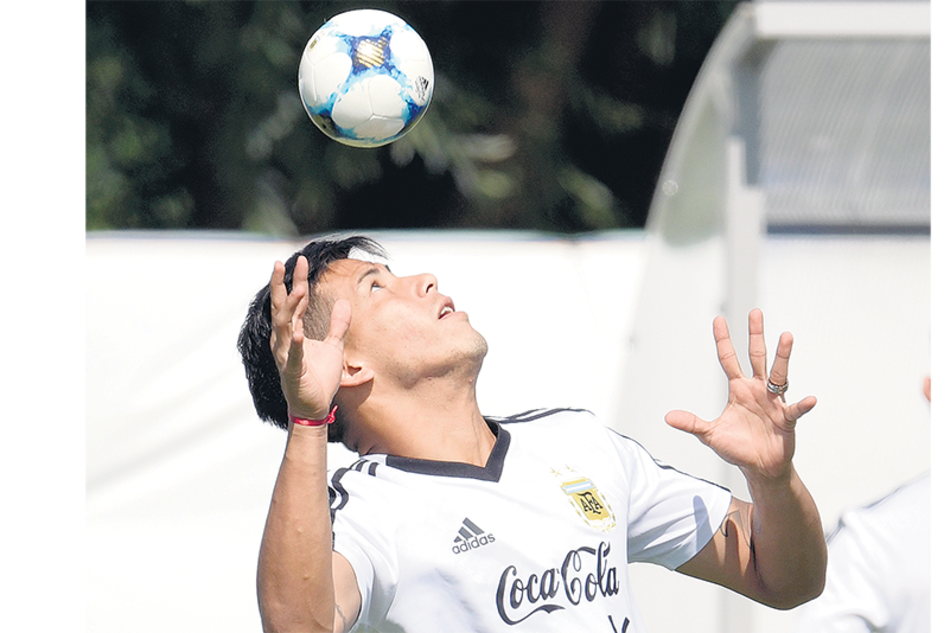Maximiliano Meza, del Rojo a la primera línea de la Selección.