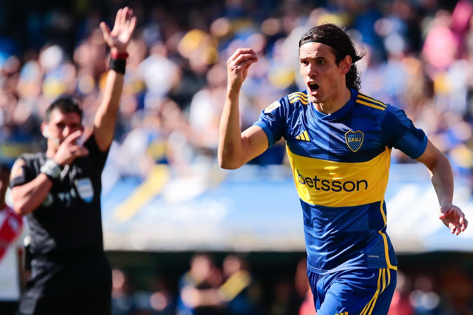 Cavani, que no jugó ante Gimnasia y Tiro y Estudiantes, irá al banco ante Talleres