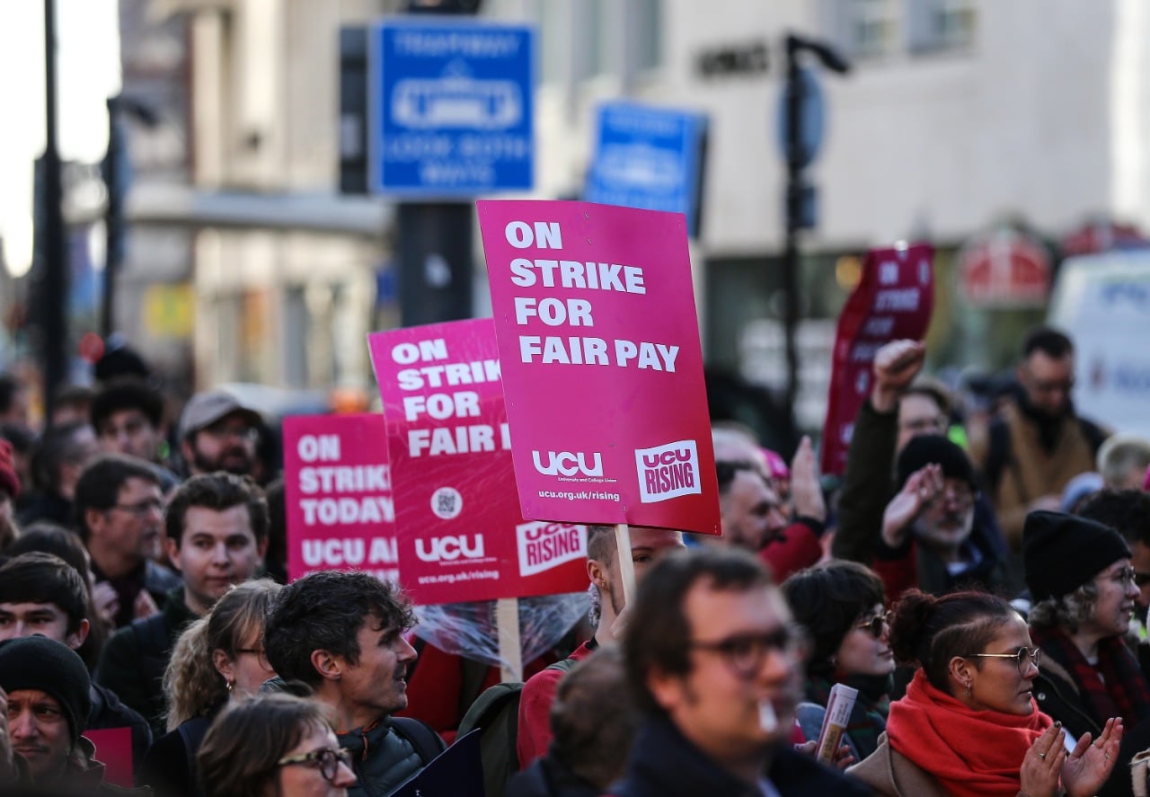 Protesta del gremio universitario (UCU) en Manchester.