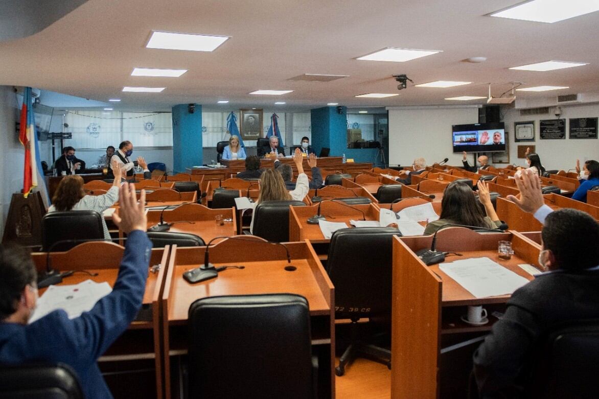 La sesión estuvo presidida por el vicegobernador Rubén Dusso.