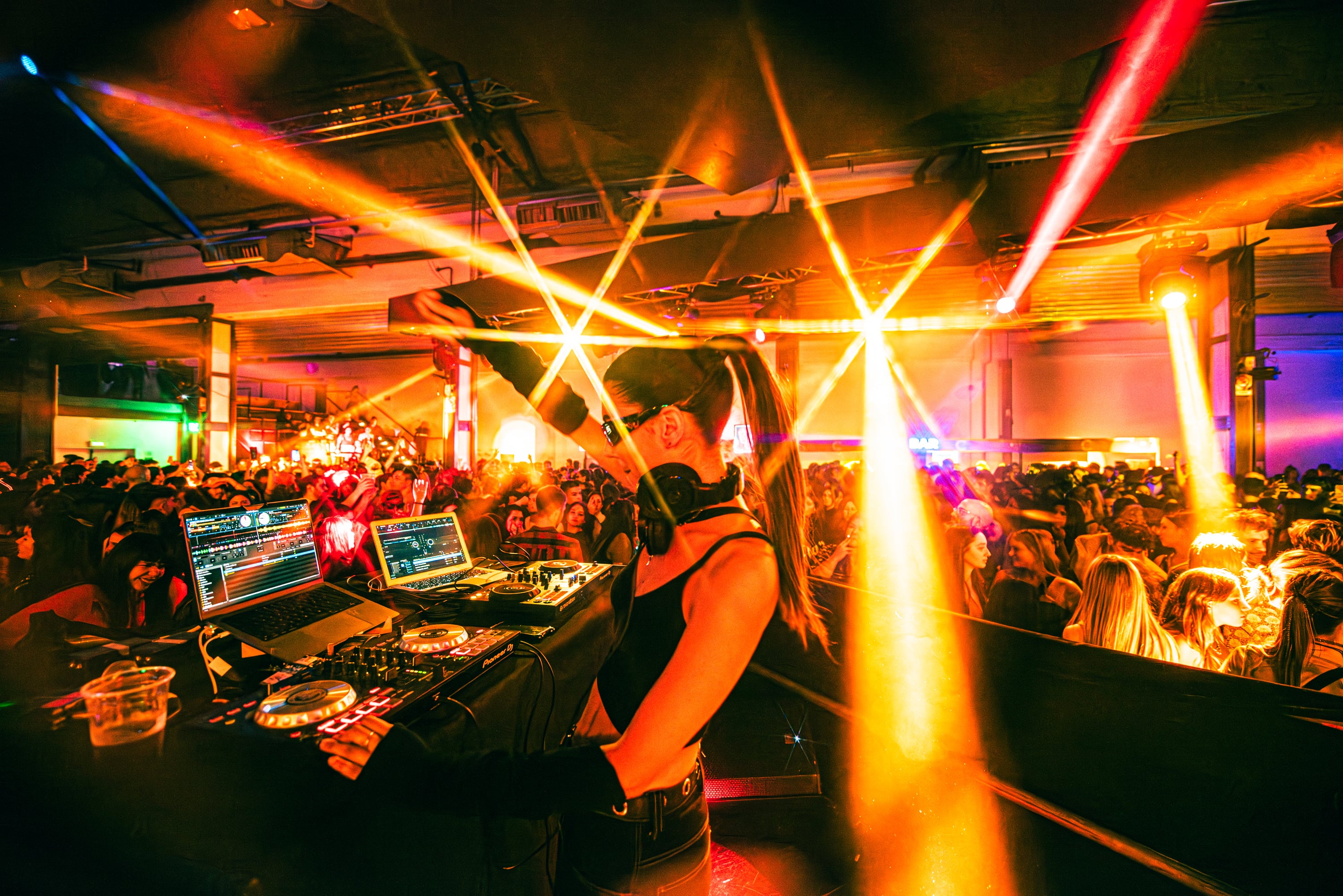 En Polenta existen los ‘ángeles’, intermediarios entre el público y la producción para responder preguntas, dar agua, golosinas al público.