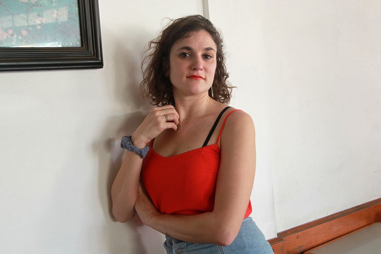 "Intento que mis libros cuestionen el patriarcado, pero una militante feminista pone el cuerpo mucho más que yo", dice Otero. 