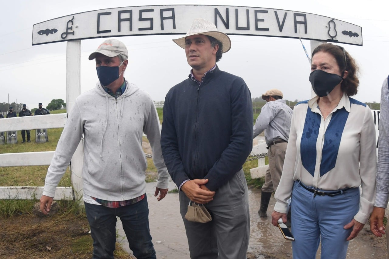 Leonor Barbero Marcial en la puerta de Casa Nueva en Entre Ríos. 