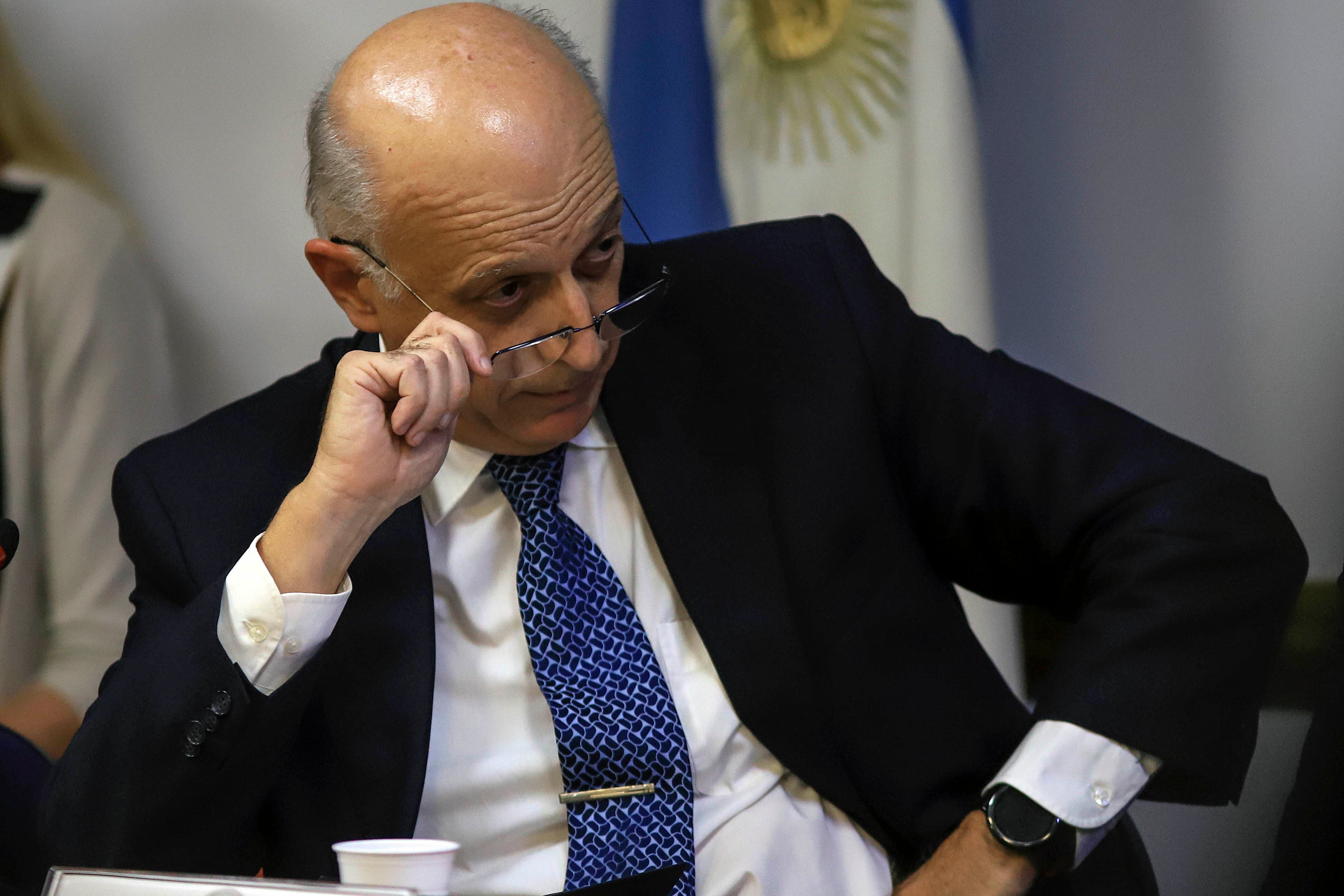 El procurador interino Eduardo Casal busca pretextos para no responder al Congreso.