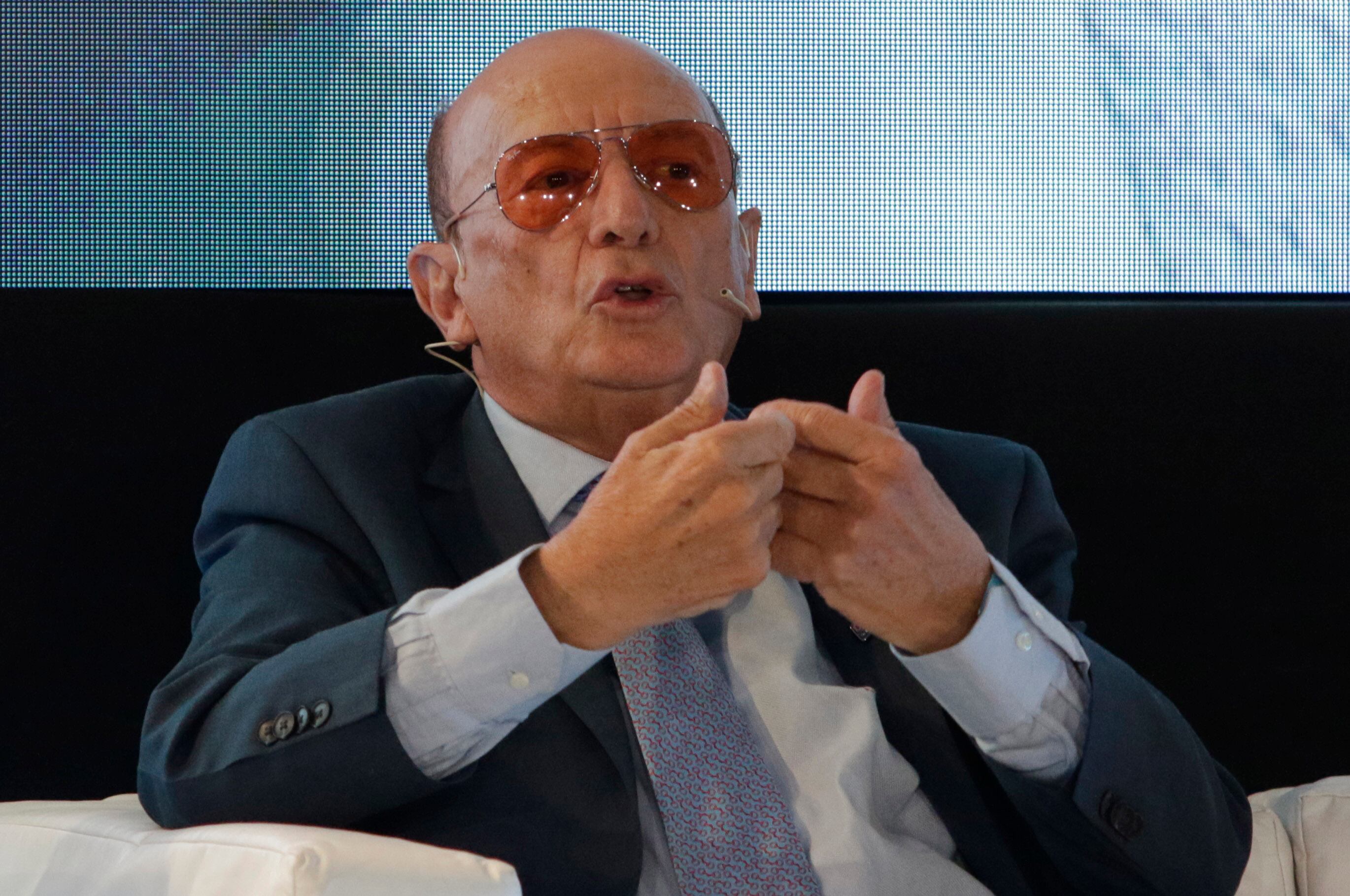 Alfredo Coto también se refirió al arsenal hallado en uno de sus locales. "Es por los saqueos", dijo.