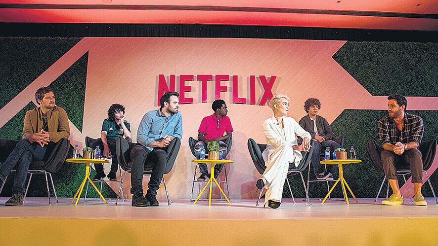 El primer panel presentó a las figuras de Defenders, Stranger Things y Bright.