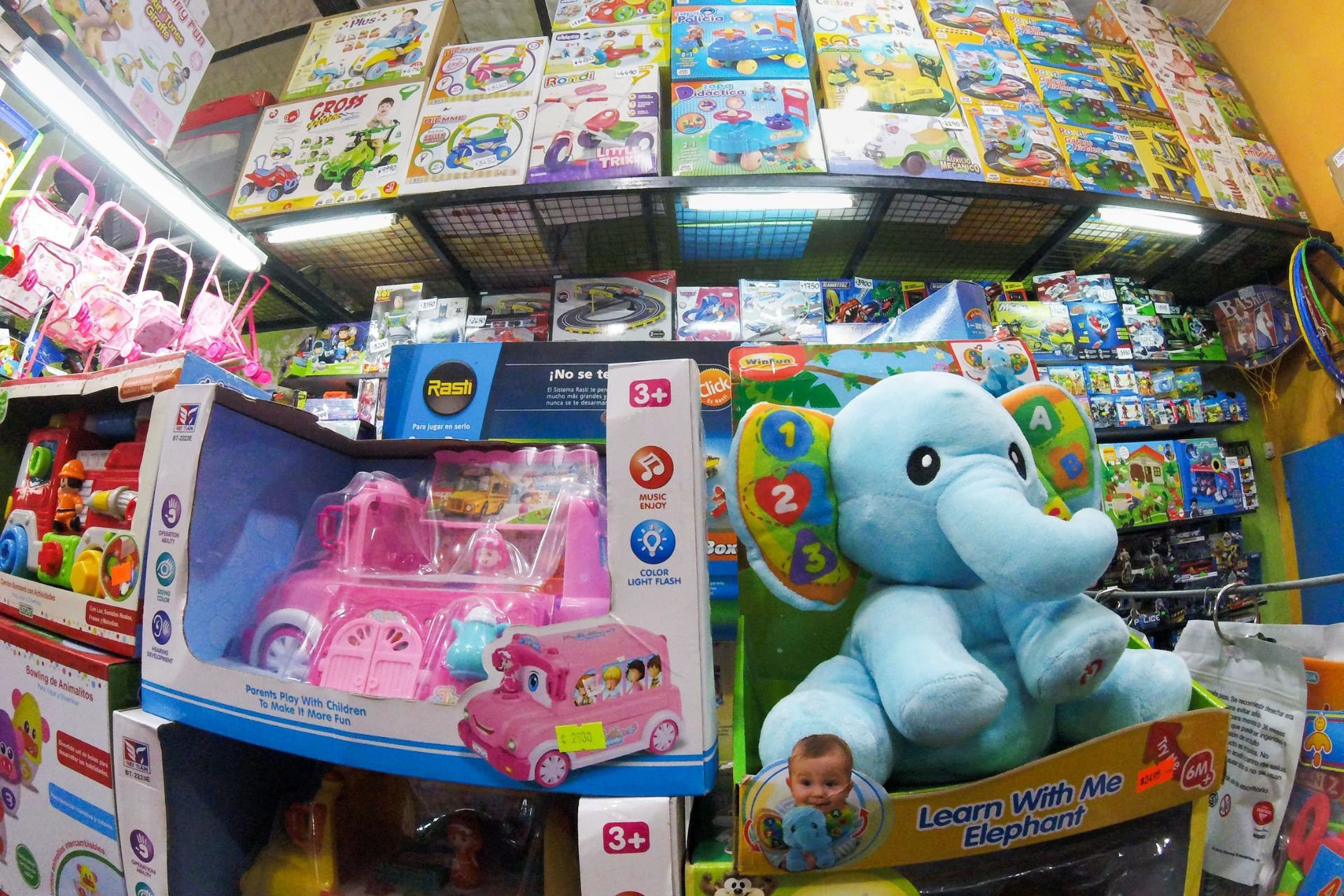 Todos los descuentos y promociones con Cuenta DNI para el Día de las Infancias 2024