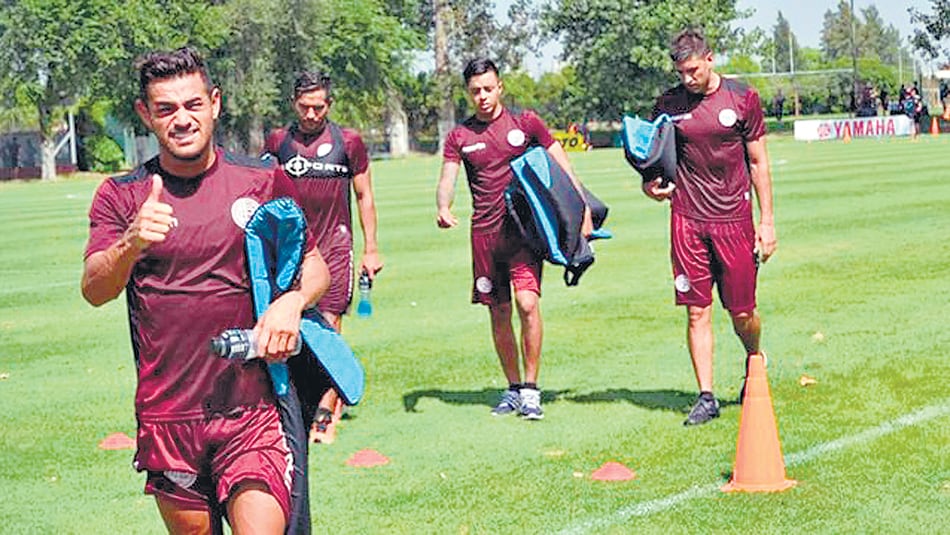 Lautaro Acosta da señales de que está todo listo para el gran duelo de esta noche.