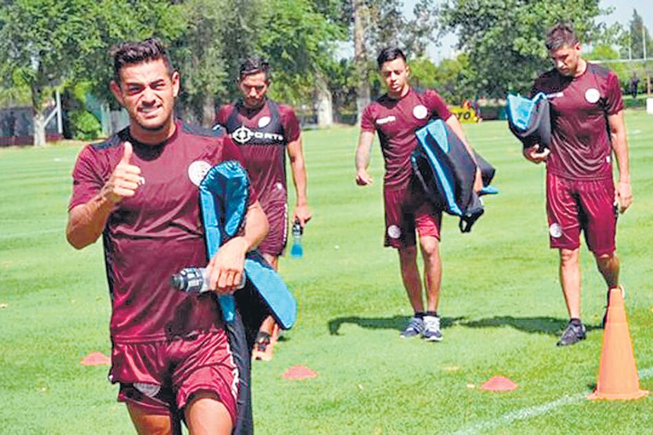 Lautaro Acosta da señales de que está todo listo para el gran duelo de esta noche.