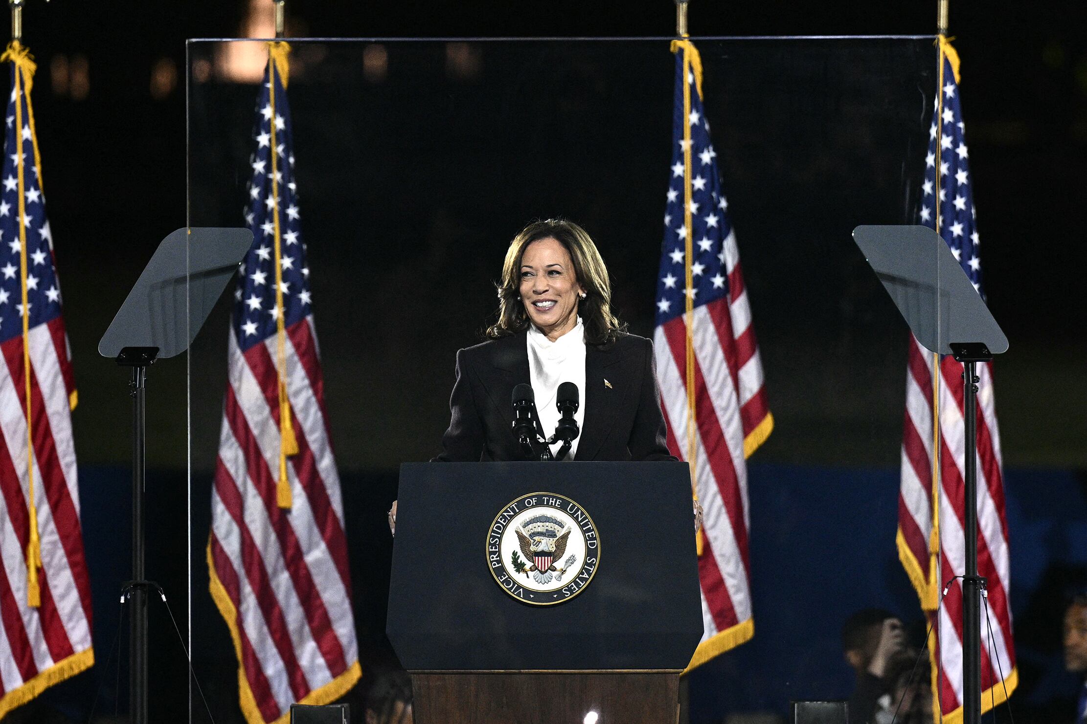 "Es hora de una nueva generación de liderazgo en EE.UU.", sostuvo Harris