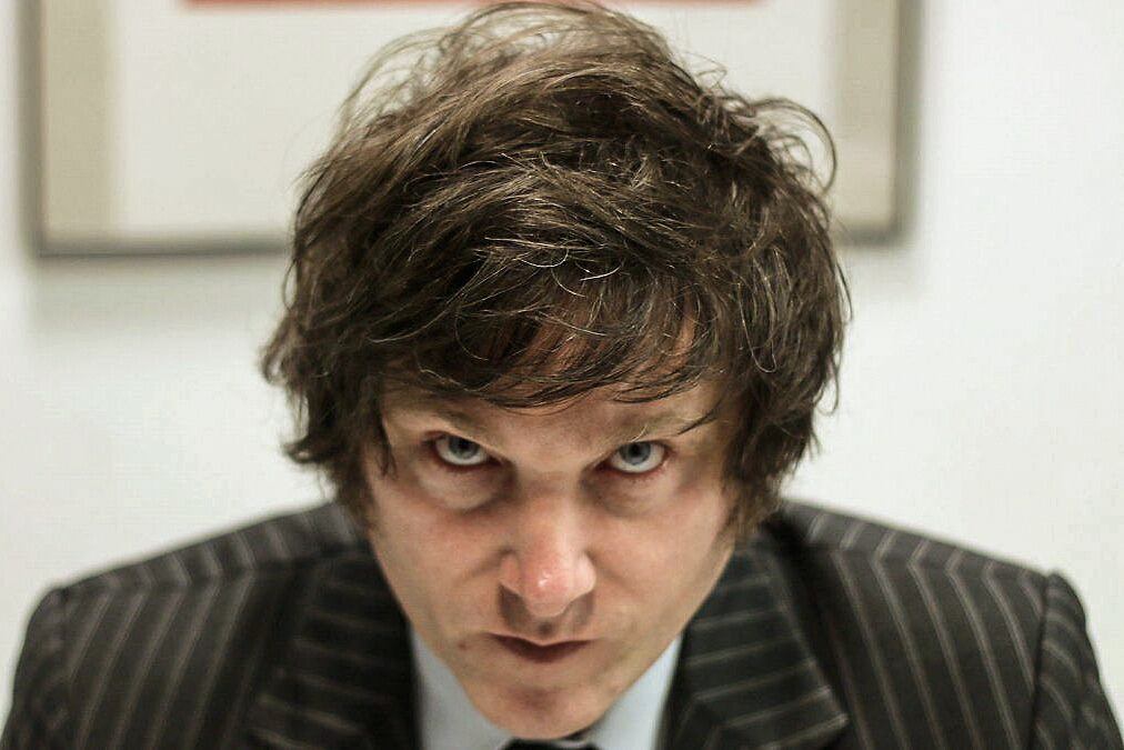 Las distintas posiciones de los encuestadores sobre el futuro de Javier Milei.