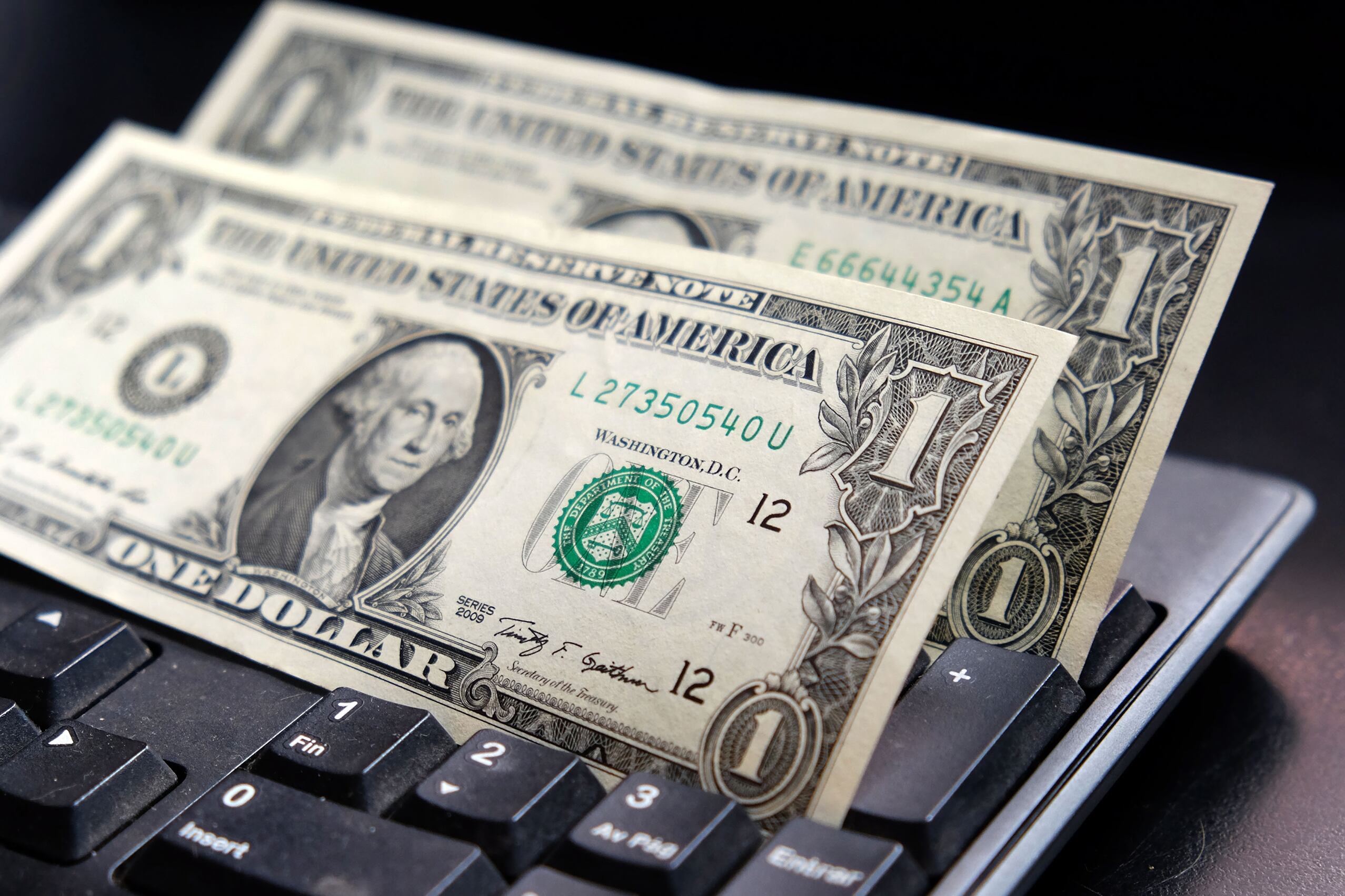 El dólar paralelo se mantuvo en 219 pesos.