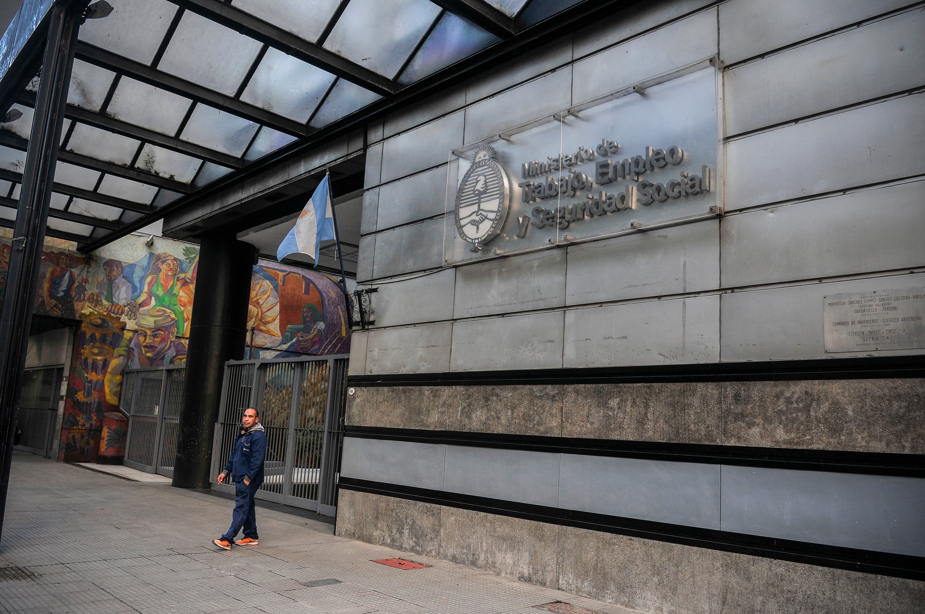 El Estado tiene mucho para hacer para rescatar los ingresos populares.