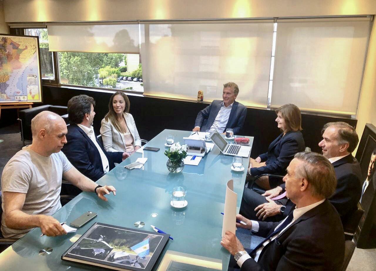 El ex presidente Mauricio Macri con la mesa nacional del PRO.