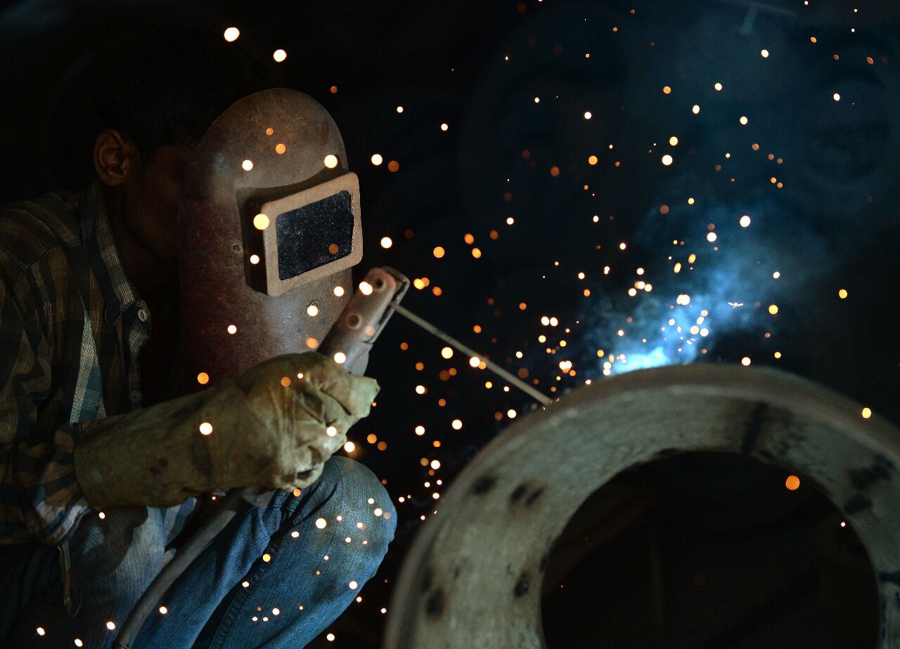 Frente a la crisis, el pragmatismo ordena producir el bien en el país y sustituir la importación.