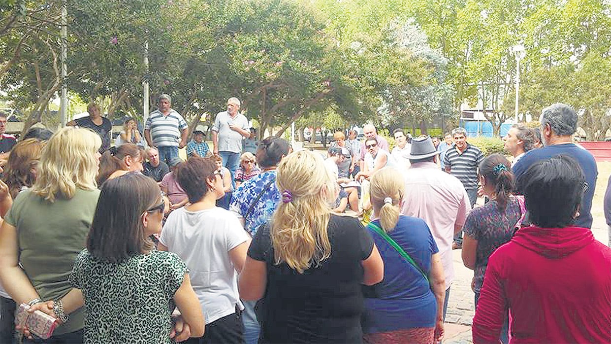 La primera reunión se realizó el sábado pasado en la Plaza España de Saladillo.