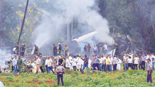 El vuelo cubría la ruta interna La Habana-Holguín y se estrelló a poco de despegar del Aeropuerto Internacional José Martí.